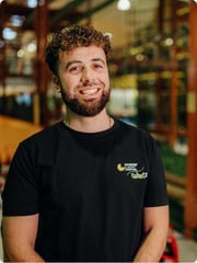 DE-rabatzz-video-case-portrait-image-Deniz