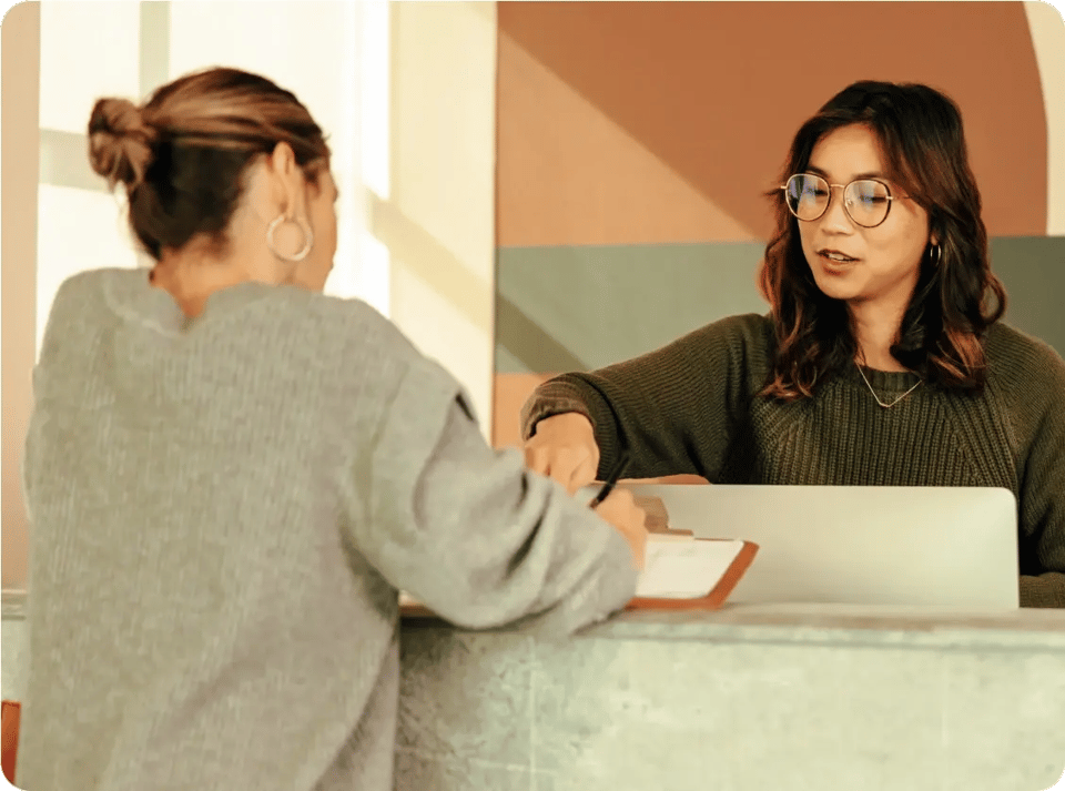 Turn every shift into a profit opportunity with guest experience management-1
